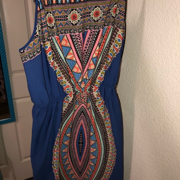 Dresses - Picture 3 of 3